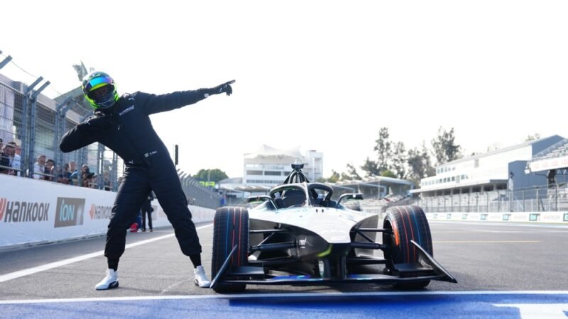 Usain Bolt no automobilismo? Atleta pilota carro recordista da Fórmula E