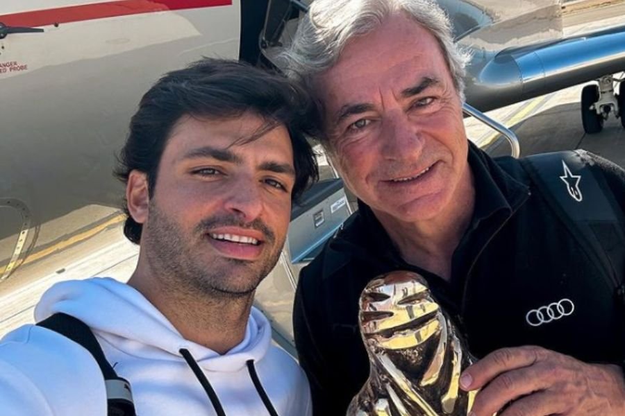 Dakar: Carlos Sainz comemora vitória do pai