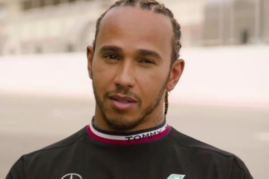 Hamilton acredita que W15 pode trazer revolução para Mercedes