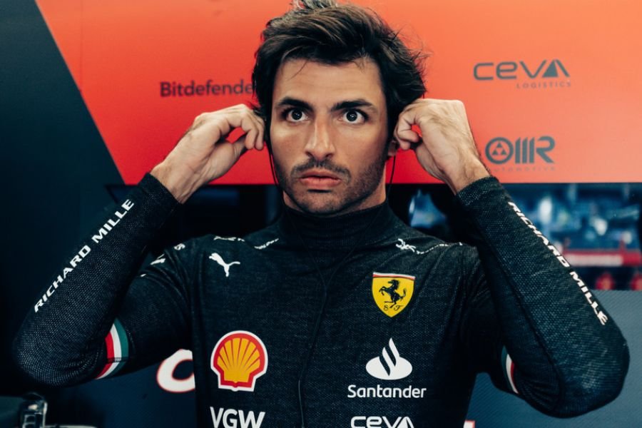 Sainz diz não ter ressentimentos de Hamilton após perder assento na Ferrari