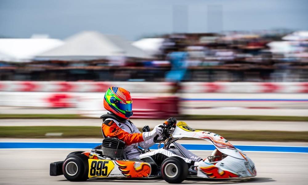 Enzo Vidmontiene é destaque do SKUSA Winter Series com terceiro lugar