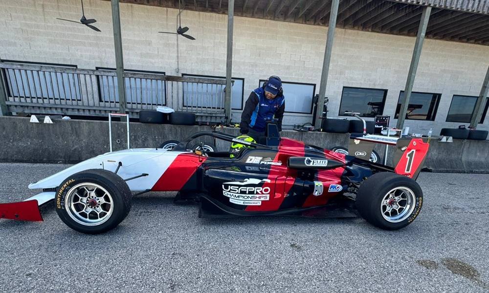 Nic Giaffone tem bom rendimento na pré-temporada da USF2000