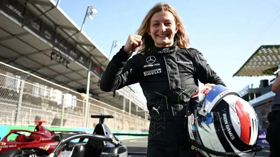F1 Academy: Doriane Pin conquista vitória na corrida 2 em Jeddah