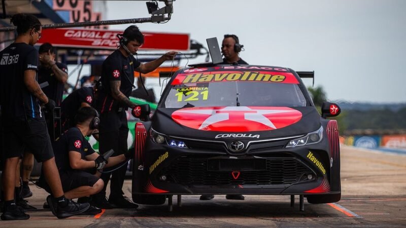 Felipe Baptista conquista pole position para corrida principal da Stock Car