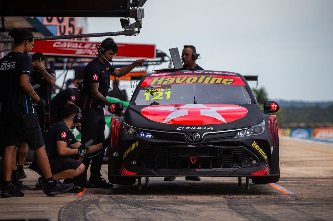 Felipe Baptista conquista pole position para corrida principal da Stock Car