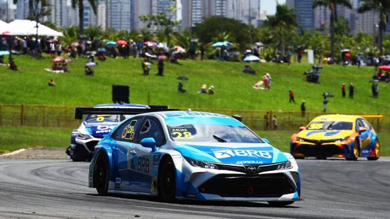 Enzo Elias garante Top 10 no campeonato da Stock Car