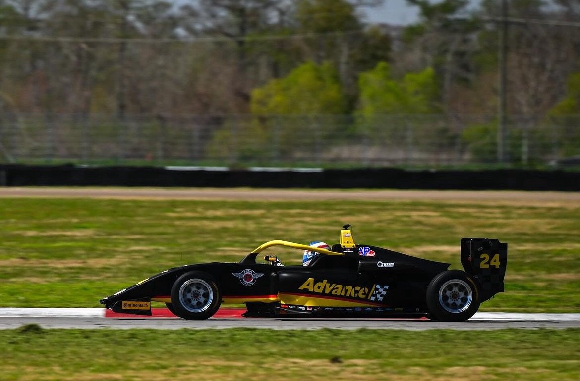 USF 2000: Max Garcia vence a corrida um, em São Petersburgo